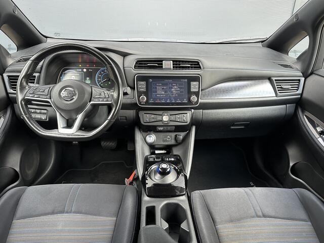 Nissan LEAF Acenta 40 kWh / ¤2000,- Subsidie / Eerste eigenaar / Dealer onderhouden / Adaptive Cruise / Achteruitrij Camera /