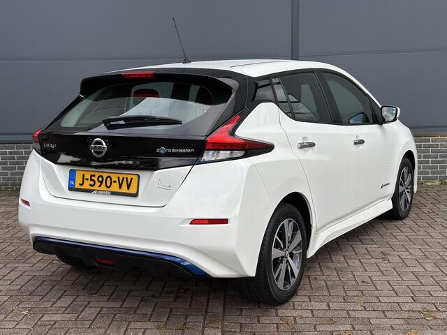 Nissan LEAF Acenta 40 kWh / ¤2000,- Subsidie / Eerste eigenaar / Dealer onderhouden / Adaptive Cruise / Achteruitrij Camera /