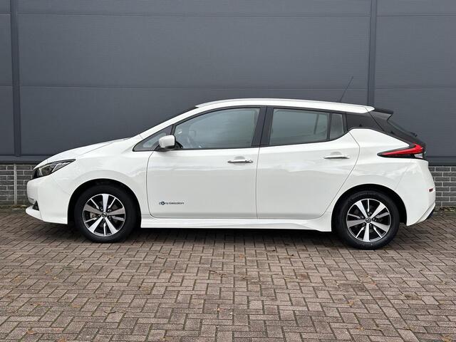 Nissan LEAF Acenta 40 kWh / ¤2000,- Subsidie / Eerste eigenaar / Dealer onderhouden / Adaptive Cruise / Achteruitrij Camera /