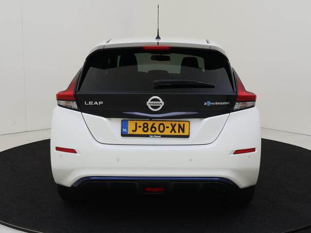 Nissan LEAF N-Connecta 40 kWh | Navigatie | 360 Camera | Parkeersensoren | Stoel verwarming | 17 inch Velgen | Cruise Control Adaptief | Licht & Regen Sensor |