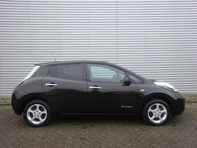 Nissan LEAF Acenta 30 kWh Airco / Navi / Stoelv. / Lm velgen