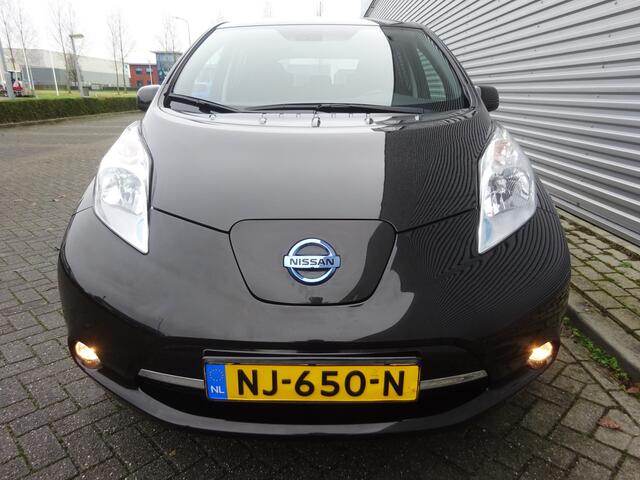 Nissan LEAF Acenta 30 kWh Airco / Navi / Stoelv. / Lm velgen