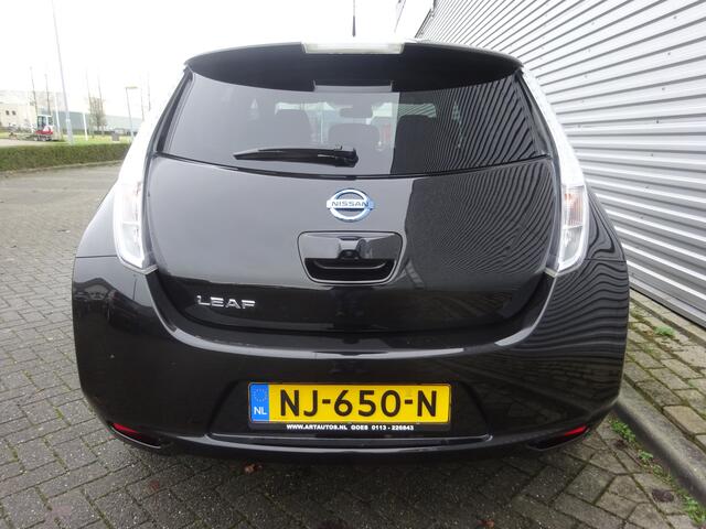 Nissan LEAF Acenta 30 kWh Airco / Navi / Stoelv. / Lm velgen