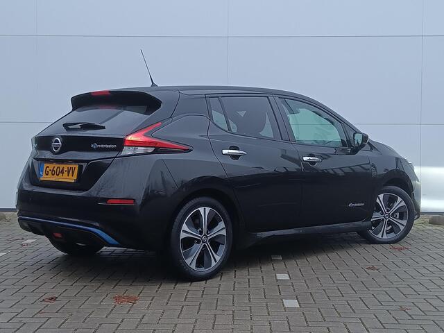 Nissan LEAF N-Connecta 40 kWh Navigatie / Parkeercamera / Stoelverwarming