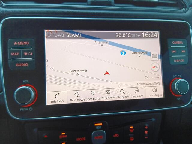 Nissan LEAF N-Connecta 40 kWh Navigatie / Parkeercamera / Stoelverwarming