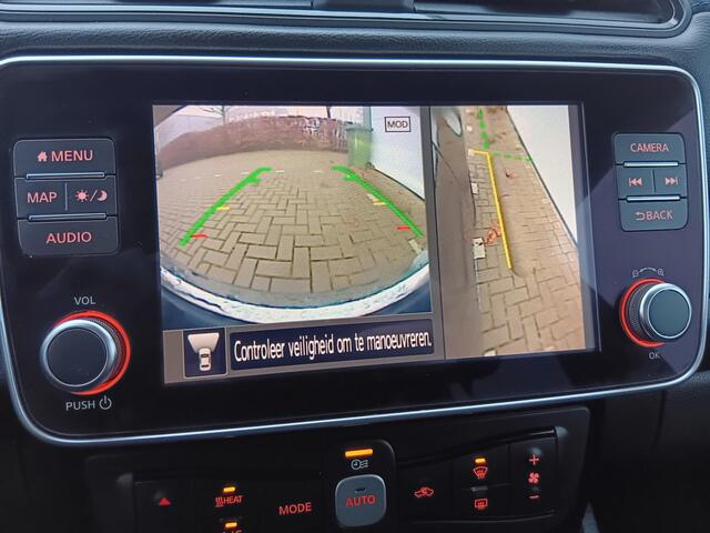 Nissan LEAF N-Connecta 40 kWh Navigatie / Parkeercamera / Stoelverwarming