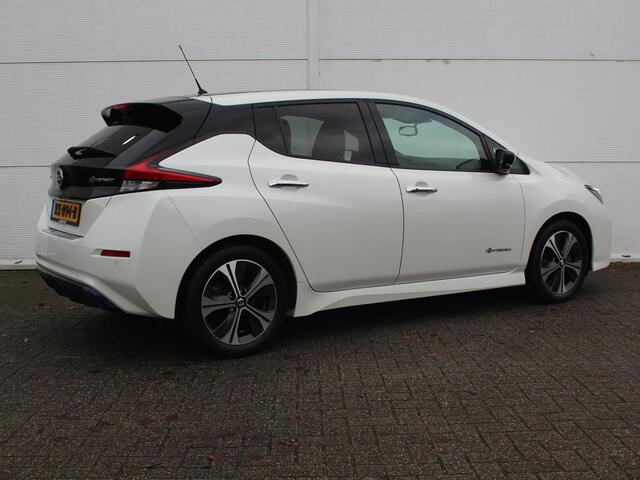 Nissan LEAF N-Connecta 40 kWh / Navigatie + Apple Carplay/Android Auto / Climate Control / Stoel- + Stuurverwarming / Cruise Control Adaptief / 360* Camera /