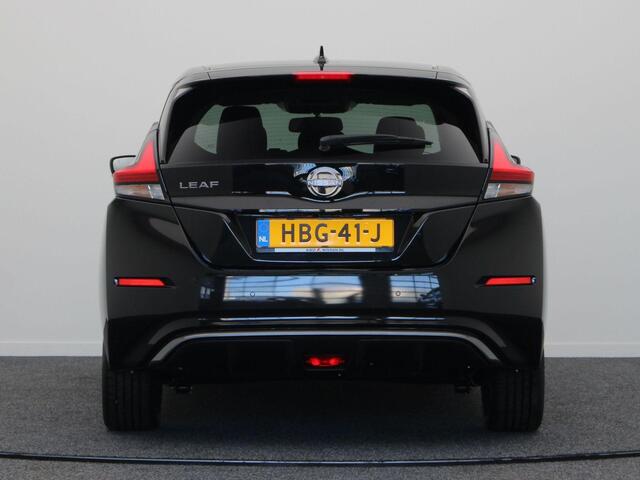 Nissan LEAF N-Connecta 39 kWh | Rijklaar Prijs!!| Adaptieve Cruise Control | Stoelverwarming Voor en Achter | Stuurwielverwarming | Navigatie |