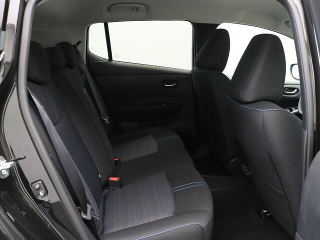 Nissan LEAF N-Connecta 39 kWh | Rijklaar Prijs!!| Adaptieve Cruise Control | Stoelverwarming Voor en Achter | Stuurwielverwarming | Navigatie |