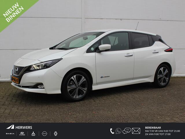 Nissan LEAF N-Connecta 40 kWh / Trekhaakbeugel / Navigatie + Apple Carplay/Android Auto / Cruise Control Adaptief / Stoelverwarming / 360* Camera /