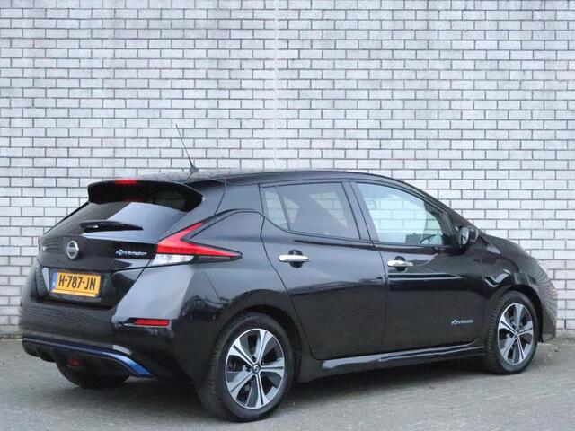 Nissan LEAF N-Connecta 40 kWh | Navigatie | 360° Camera | All-season banden |