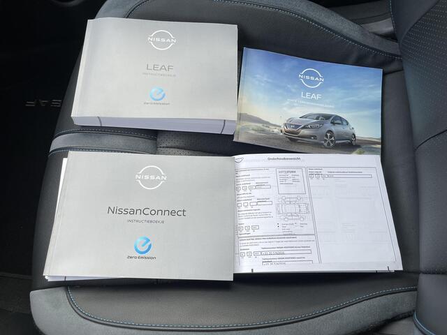 Nissan LEAF e+ Tekna 62 kWh / Two - Tone Metallic / Lederen bekleding / Lichtmetalen velgen / Stoelverwarming / Navigatie