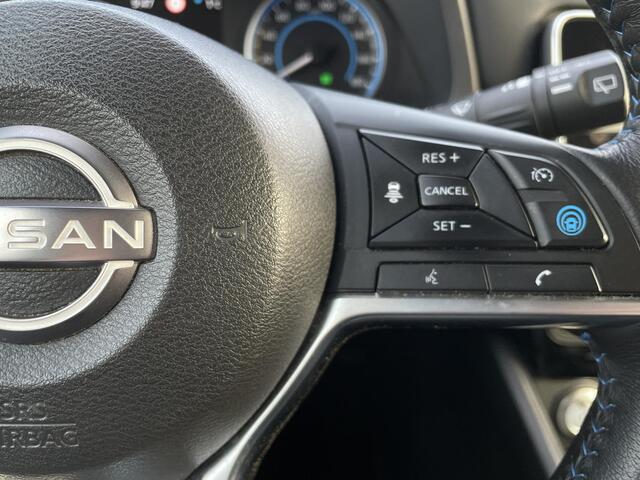 Nissan LEAF e+ Tekna 62 kWh / Two - Tone Metallic / Lederen bekleding / Lichtmetalen velgen / Stoelverwarming / Navigatie