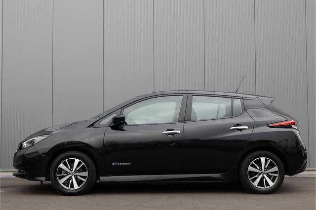 Nissan LEAF N-Connecta 40 kWh sfeerverlichting 360 camera bomvol