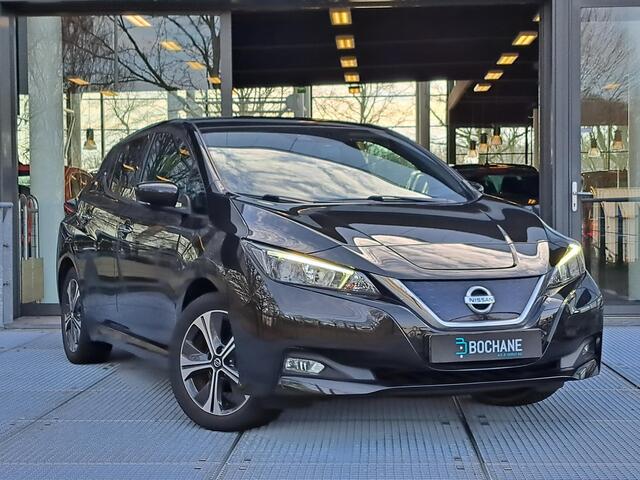 Nissan LEAF 40 kWh N-Connecta | 360° Camera | Parkeersensoren | Navigatie | Apple Carplay | Licht & Regensensor