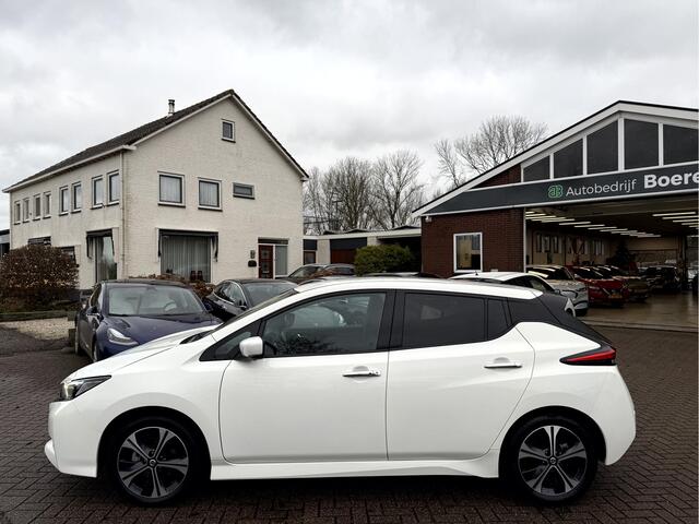 Nissan LEAF N-Connecta 40 kWh 360° Camera, 17''Lmv, Carplay