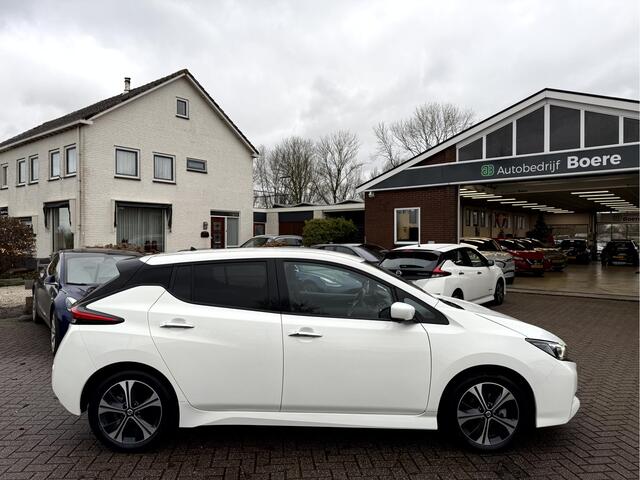 Nissan LEAF N-Connecta 40 kWh 360° Camera, 17''Lmv, Carplay