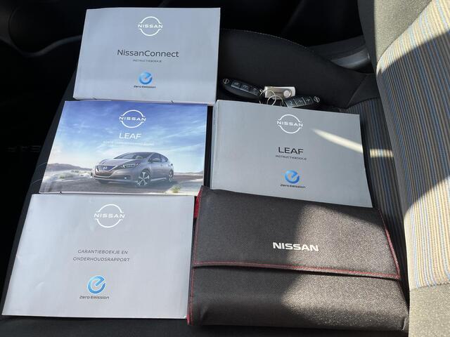 Nissan LEAF N-Connecta 39 kWh Automaat / Accu SoH 93,85% / ChadeMo snelladen / WLTP 284 km / Warmtepomp / Navigatie via Apple Carplay Android / Achteruitcamera /