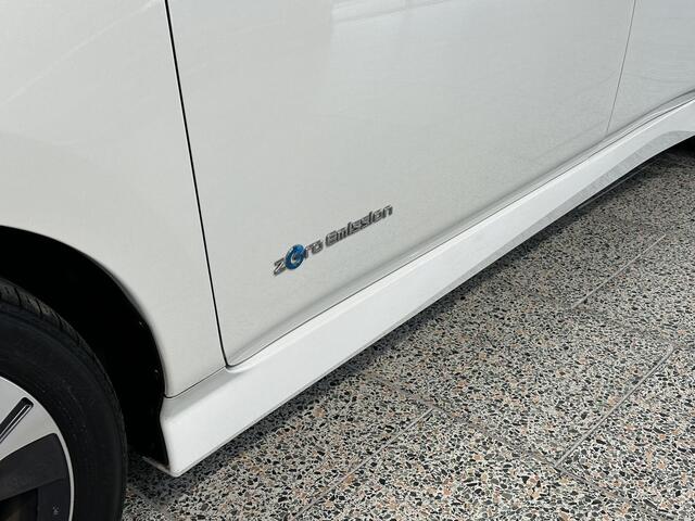 Nissan LEAF N-Connecta 40 kWh NL auto | Carplay | Camera | Stoel / stuurverwarming