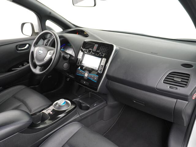 Nissan LEAF Tekna 30kWh Leder 360°Camera Bose-Sound DAB Navi Ecc Stoelverwarming v+a Cruise Control Led Regen-Lichtsensor Bluetooth Privacy Glas Lmv 17" Zeer lage kilometerstand met NAP certificaat