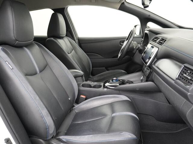 Nissan LEAF e+ Tekna 62kWh 218PK Leder Adpatieve Cruise Bose-Sound Navi 360°Camera Apple Carplay Android Auto Stuur+Stoelverwarming v+a Keyless File assistent Pdc Led Bluetooth DAB Dodehoek Detector Privacy Glas Rijstrooksensor met correctie Verkeersbord detectie Two