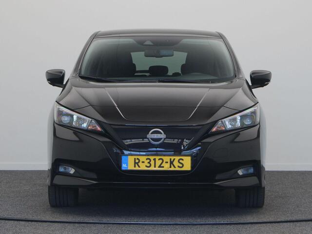 Nissan LEAF N-Connecta 40 kWh | Trekhaak | 360 Graden Camera | Stoel & Achterbank Verwarming | Adaptieve Cruise Control | E-Pedal |