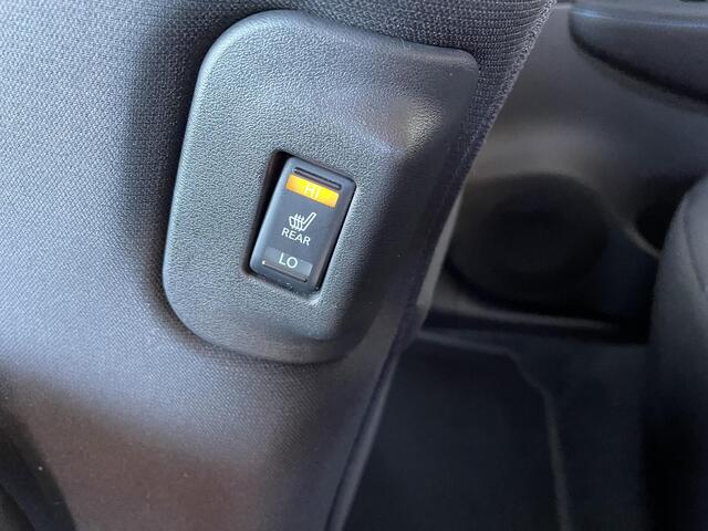 Nissan LEAF N-Connecta 40 kWh / Private lease vanaf 350,- euro per maand / Stuur- en Stoelverwarming / 360 graden camera /