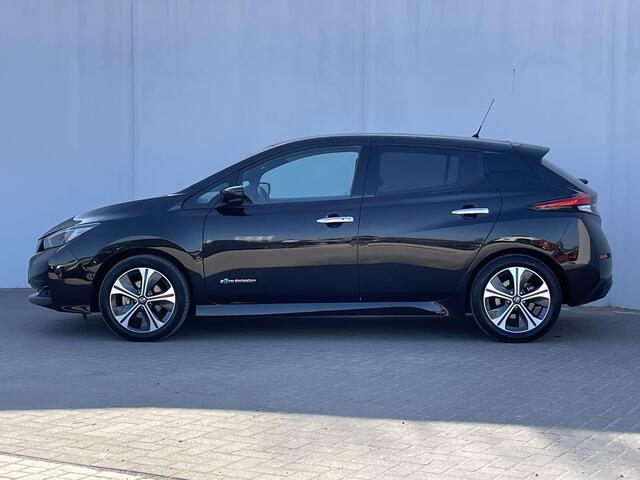 Nissan LEAF N-Connecta 40 kWh / Private lease vanaf 350,- euro per maand / Stuur- en Stoelverwarming / 360 graden camera /
