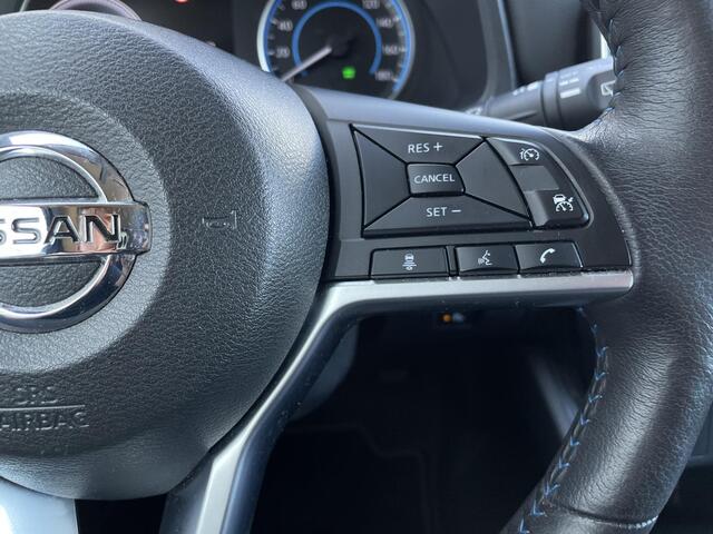 Nissan LEAF N-Connecta 40 kWh / Private lease vanaf 350,- euro per maand / Stuur- en Stoelverwarming / 360 graden camera /