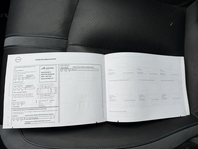 Nissan LEAF 3.Zero Limited Edition 62 kWh / Stuurverwarming / Stoelverwarming / Achterbank verwarmbaar / Apple Carplay / 360 Graden Camera / Adaptieve Cruise Control / Navigatie / Bose Geluidsinstallatie / Dodehoek Detectie