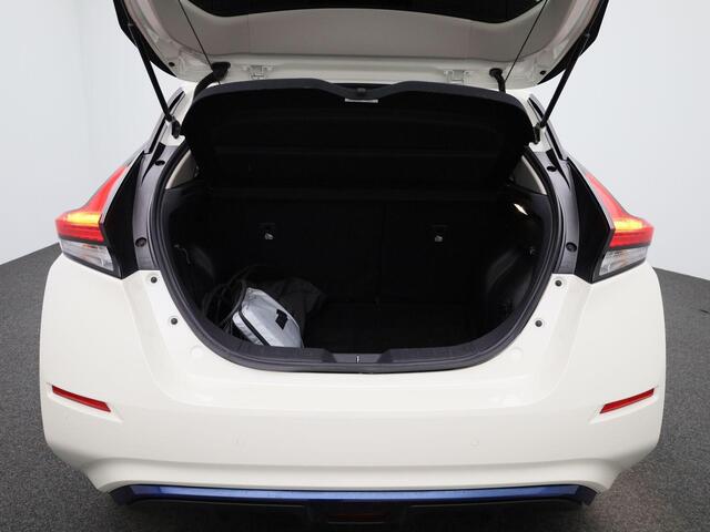 Nissan LEAF e+ N-Connecta 62 kWh | Navigatie | Stoel en stuur verwarming | 360 Camera |