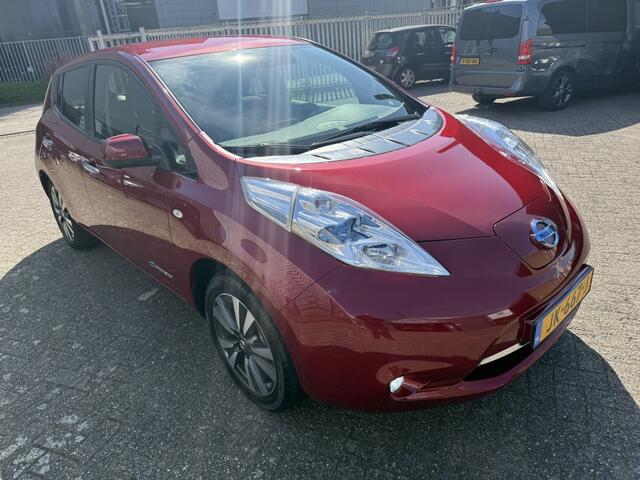 Nissan LEAF Tekna 30 kWh in Nieuwstaat !! Dealerauto