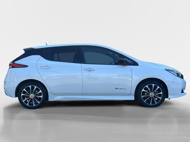 Nissan LEAF Tekna 40 kWh | DEALER ONDERHOUDEN | FULL OPTION | 360 CAMERA | 12 MAANDEN GARANTIE |