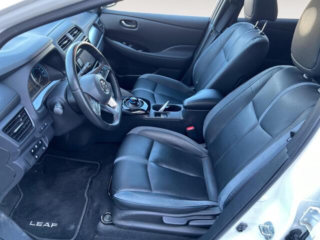 Nissan LEAF Tekna 40 kWh | DEALER ONDERHOUDEN | FULL OPTION | 360 CAMERA | 12 MAANDEN GARANTIE |