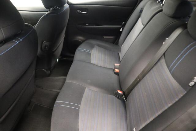 Nissan LEAF Acenta 40 kWh 150PK Navigatie, Cruise Control 360 Camera, 16LMV. Valt in de Subsidie regeling.