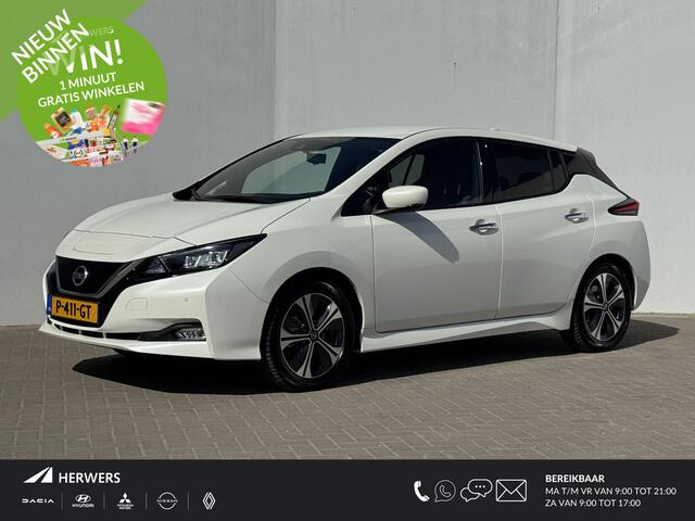 Nissan LEAF Tekna 40 kWh / Stoelverwarming voor en achter / Adaptieve cruise control / 360 Graden camera / Navigatie
