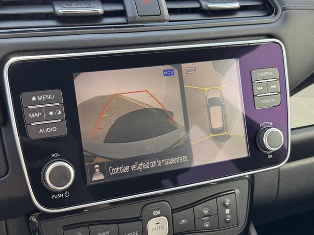 Nissan LEAF Tekna 40 kWh / Stoelverwarming voor en achter / Adaptieve cruise control / 360 Graden camera / Navigatie