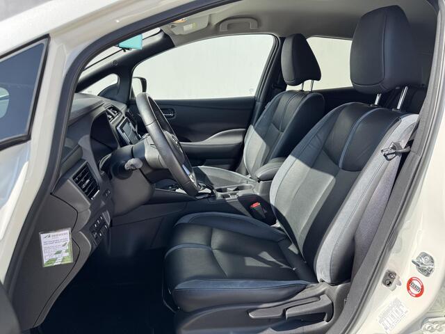 Nissan LEAF Tekna 40 kWh / Stoelverwarming voor en achter / Adaptieve cruise control / 360 Graden camera / Navigatie