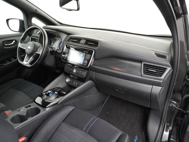 Nissan LEAF 2.ZERO EDITION 40kWh Trekhaak Adaptieve Cruise Control Navi 360°Camera Apple Carplay Android Auto Stuur+Stoelverwarming Keyless Pdc Led Bluetooth DAB Dodehoek Detector Privacy Glas Rijstrooksensor met correctie Verkeersbord detectie Origineel Nederlandse 