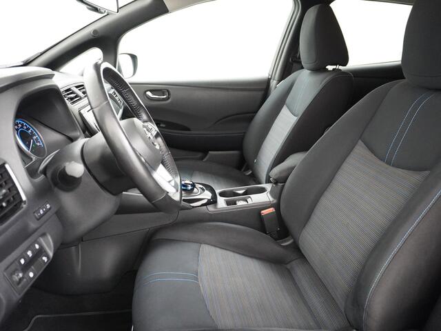 Nissan LEAF 2.ZERO EDITION 40kWh Trekhaak Adaptieve Cruise Control Navi 360°Camera Apple Carplay Android Auto Stuur+Stoelverwarming Keyless Pdc Led Bluetooth DAB Dodehoek Detector Privacy Glas Rijstrooksensor met correctie Verkeersbord detectie Origineel Nederlandse 