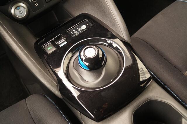Nissan LEAF N-Connecta 40kWh -NAVI-ECC-PDC-CAM-