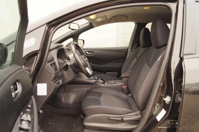 Nissan LEAF N-Connecta 40kWh -NAVI-ECC-PDC-CAM-