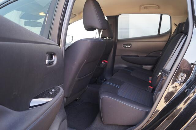 Nissan LEAF N-Connecta 40kWh -NAVI-ECC-PDC-CAM-