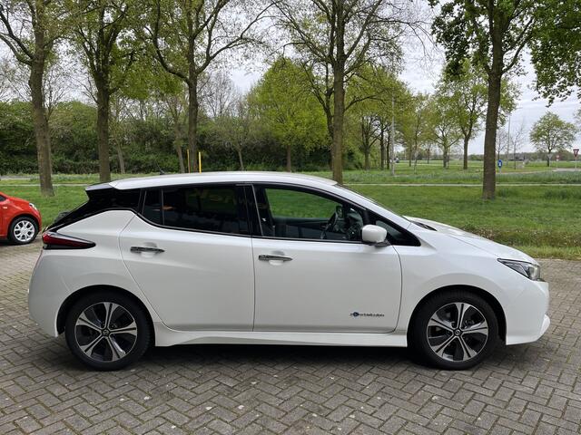 Nissan LEAF N-Connecta 40 kWh | NAVIGATIE | CARPLAY | 360° CAMERA | STUUR & STOELVERW.