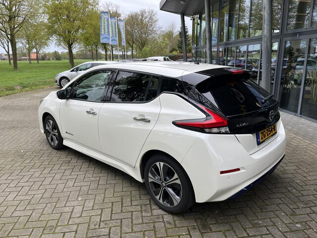 Nissan LEAF N-Connecta 40 kWh | NAVIGATIE | CARPLAY | 360° CAMERA | STUUR & STOELVERW.