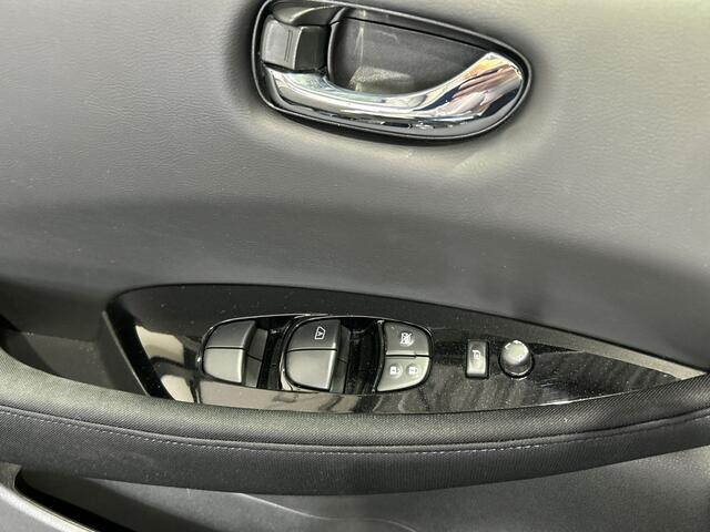Nissan LEAF N-Connecta 39 kWh | Stoelverwarming | Rondomzicht camera | Adaptive cruise control | SoH ( batterijtest ) 93.8 % score