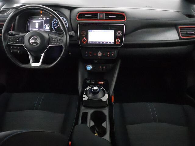 Nissan LEAF NISMO Pack N-Connecta 40 kWh | 230 km. actieradius | Accu 88% | Navigatie | Stoelverwarming | Privacy Glass |