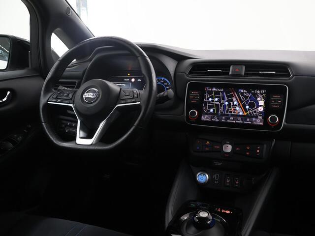 Nissan LEAF N-Connecta 40 kWh | Trekhaak| Navigatie | Parkeercamera | Stoelverwarming/verkoeling | Keyless Go |