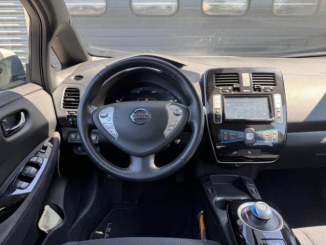 Nissan LEAF Acenta 30 kWh | Camera | Navigatie | DAB | Stoel/Stuurverwarming | Lichtmetalen Velgen |