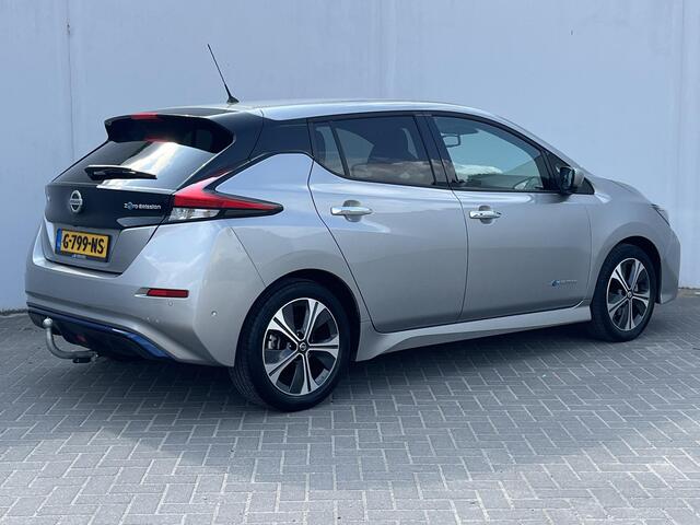 Nissan LEAF Tekna 40 kWh Automaat / Trekhaak / 360° Camera / Navigatie full map / Apple Carplay & Android Auto / Stuur- en Stoelverwarming voor en achter / Adaptieve Cruise Control / Keyless Entry & Start / Airco / DAB Radio